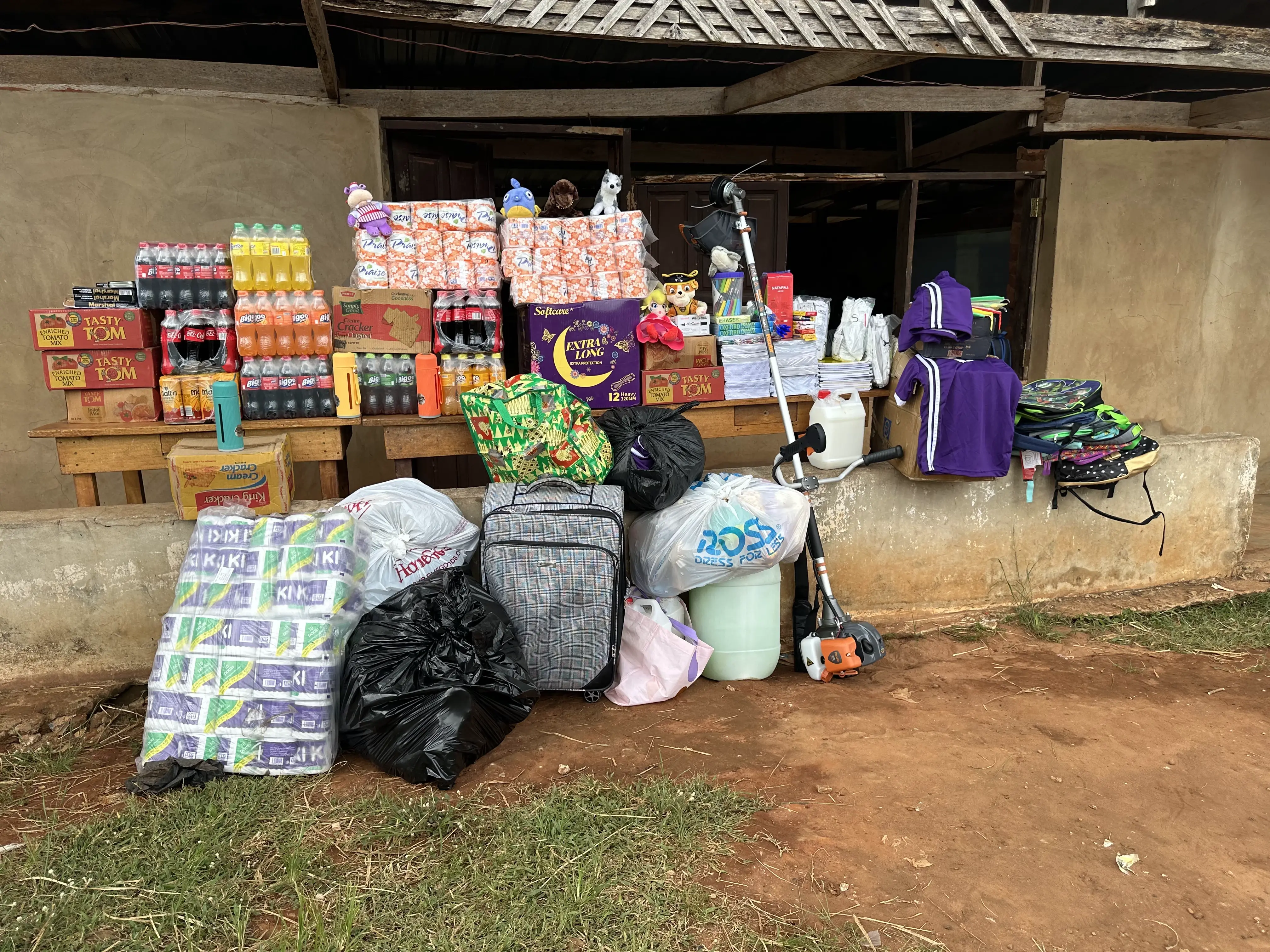 Le Shelter Foundation community outreach, photograph 20